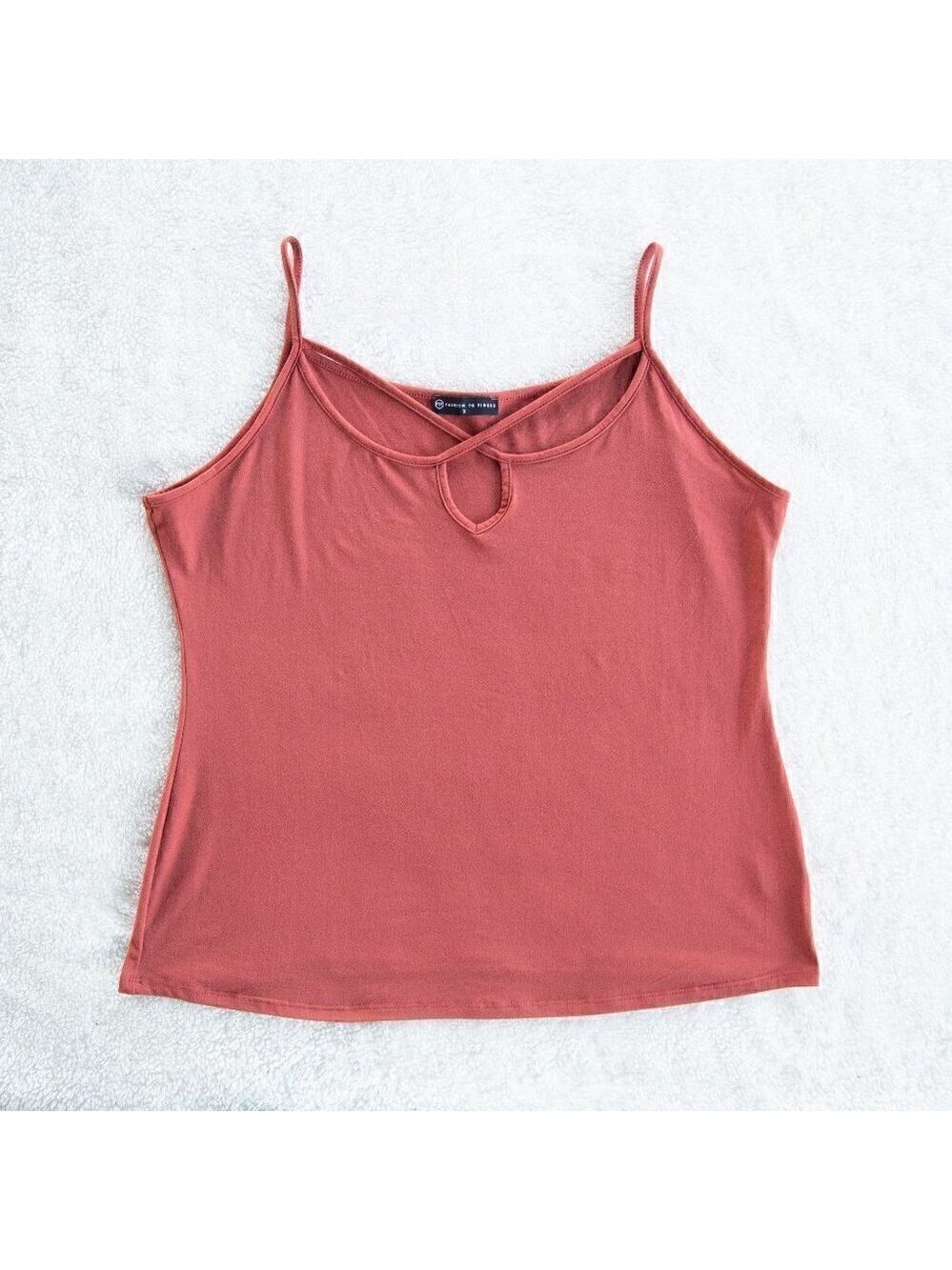 Fashion to Figure Strappy Keyhole Cami size 2